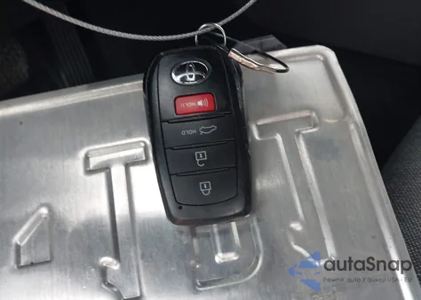 2025 Toyota Camry Le z USA, uszkodzony, nr VIN 4T1DAACK7SU047325